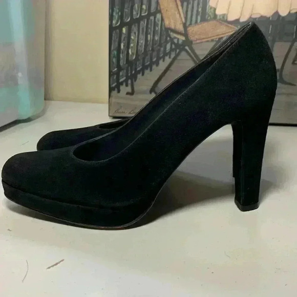 Stewart Weitzman  black suede heels - Picture 4 of 8